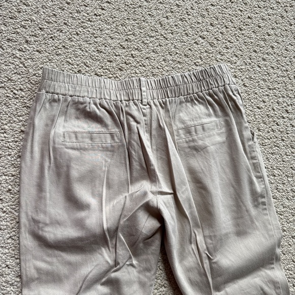 Cream capris - Picture 2 of 3